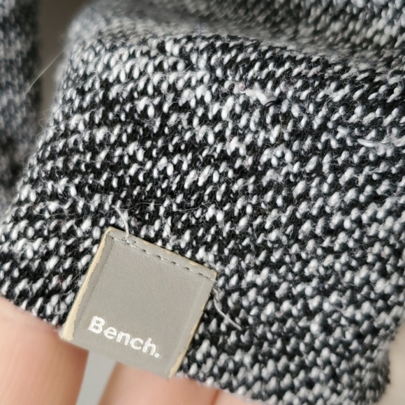 Sweater - Picture 4 of 4